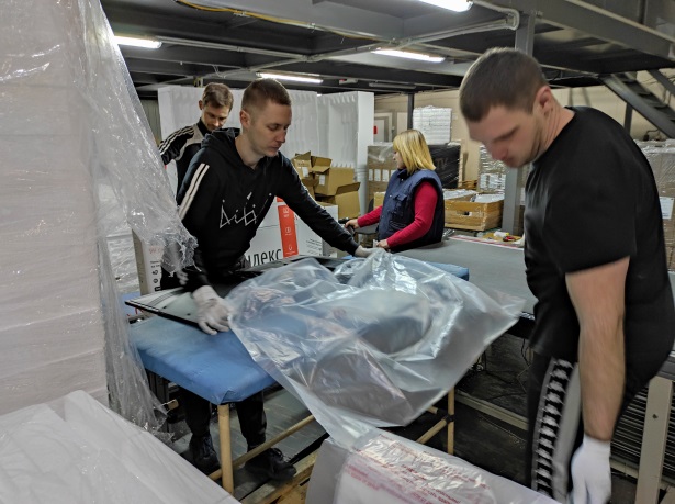 Упаковка телевизоров 18 VEKTA PLANT Voronezh.jpg